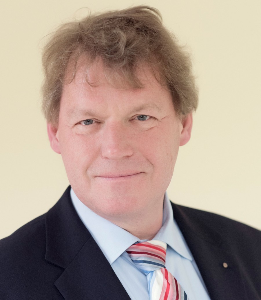 Dr Wolfgang Knof